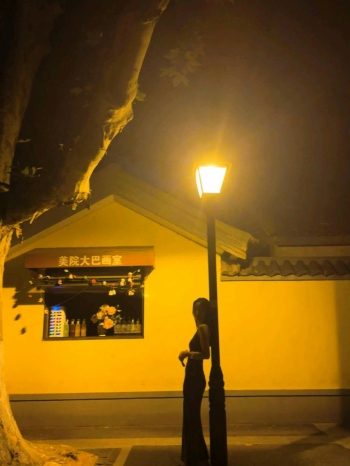 买铃铛的的照片