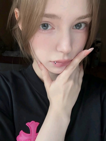 安.娜的照片