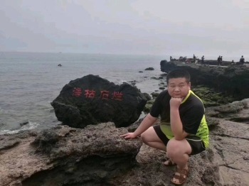 皓月当空的照片
