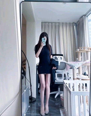 小娅呢的照片