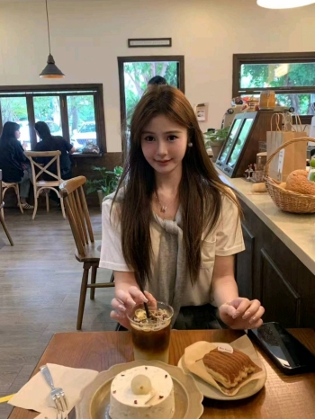 安琪琪的照片