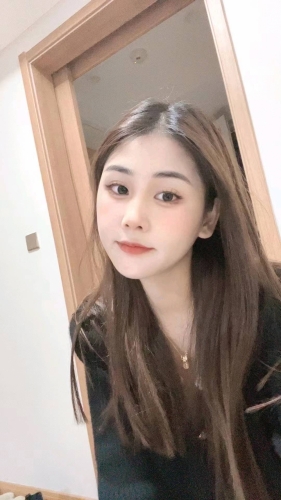 小诗的照片