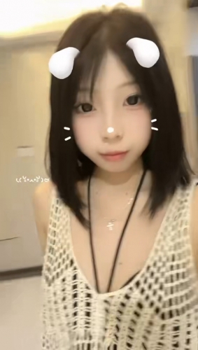 AA爱笑的女孩的照片