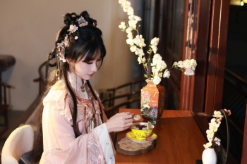 糖蒸栗粉糕的照片