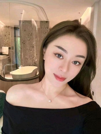 蜜桃女人的照片