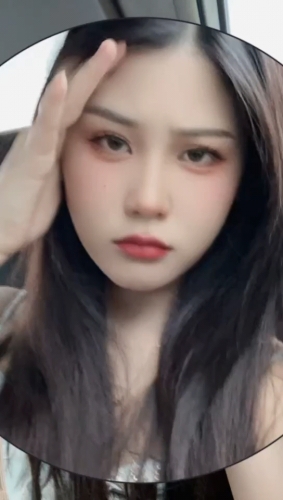小诗的照片