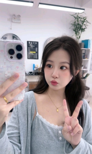 李咳咳的照片