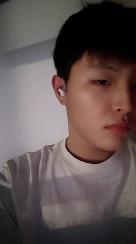 都快可怜死了的照片
