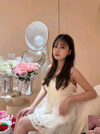小妮子ai的照片