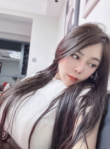 kiss女士的照片