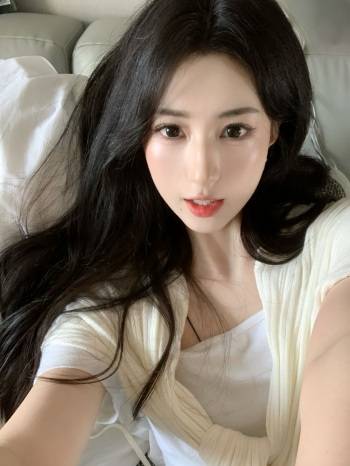 李诺姐姐的照片