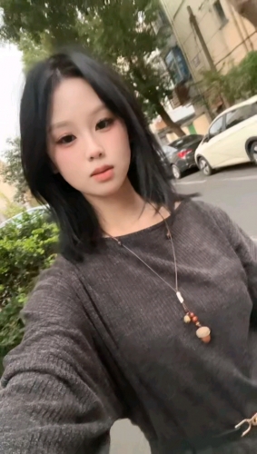 小梅丫头的照片