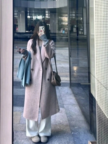 悲伤的浣熊的照片