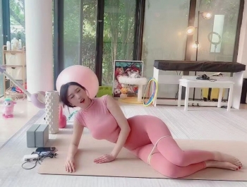 李颖的照片