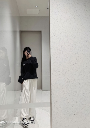 笑笑很爱笑的照片
