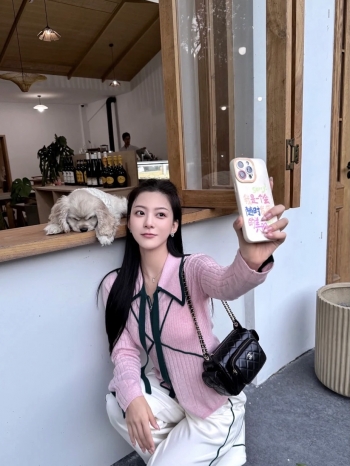 许婉儿的照片