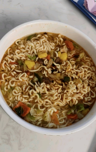 橘子树上的葡萄的照片