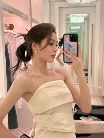 蜜桃女人的照片
