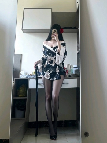 阿娜依的照片