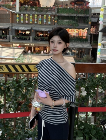 Ai吃奶酪的照片