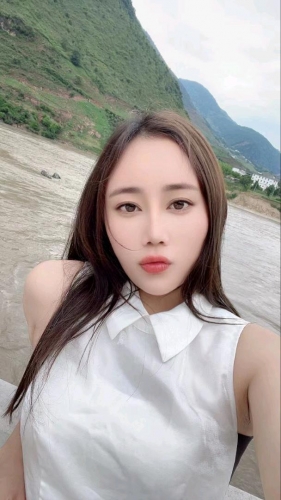 楚楚可怜的照片