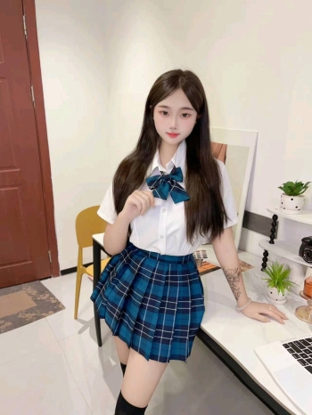 半杯奶茶的照片