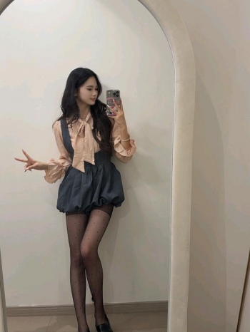 小羊羔不乖的照片