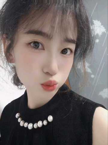 琪琪爱吃鱼的照片