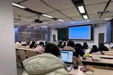 萌萌兔兔的照片