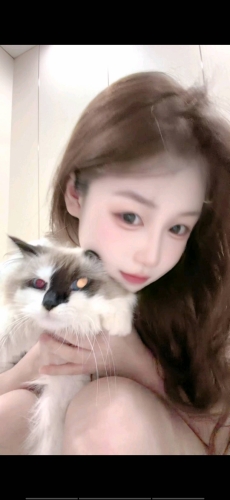爱丽娜的照片