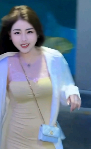 于彤的照片