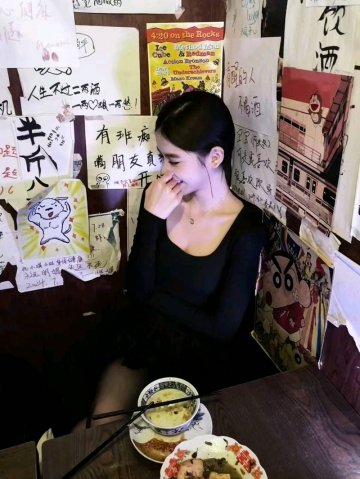 琪琪爱吃鱼的照片