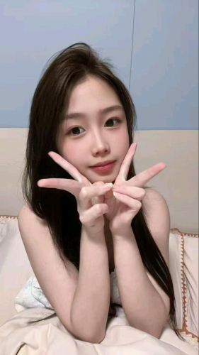 微笑女孩儿的照片