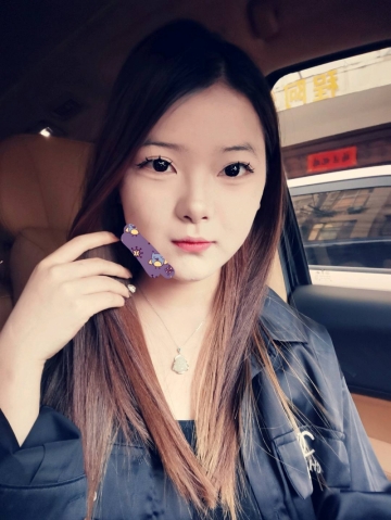 优雅姑娘的照片
