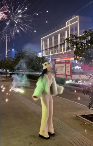 依依媚的照片