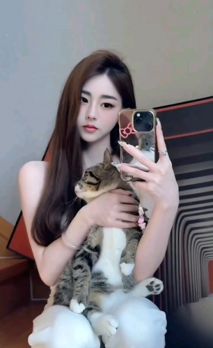 于彤的照片