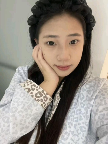 小布丁女孩的照片