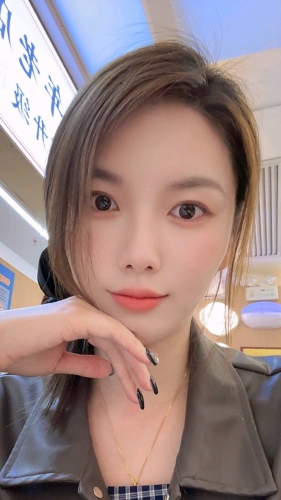 凌琳的照片
