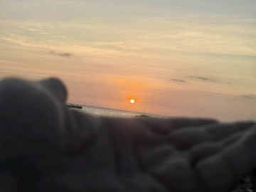 一口甜甜的照片