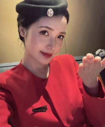 李佳琪的照片