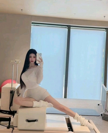 黑丝配高跟的故事的照片