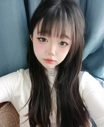 优雅姑娘的照片