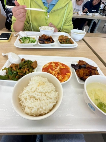 有一点点饱的照片