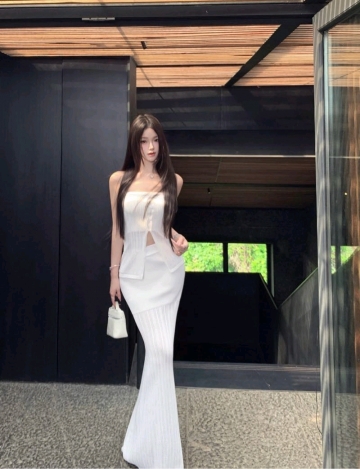 白丝红高跟的照片