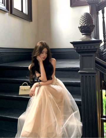 白丝红高跟的照片