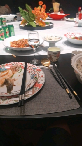 演绎潇洒的照片