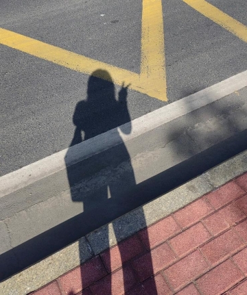 倪儿叮铃的照片