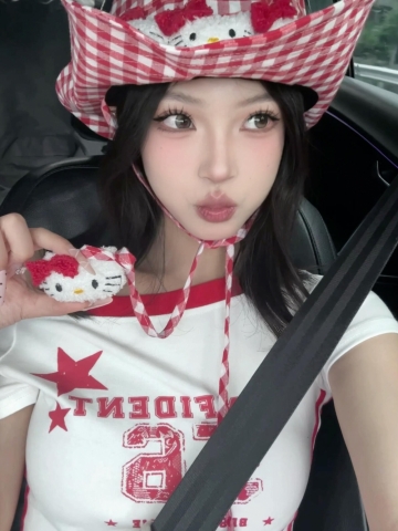 Ai吃奶酪的照片