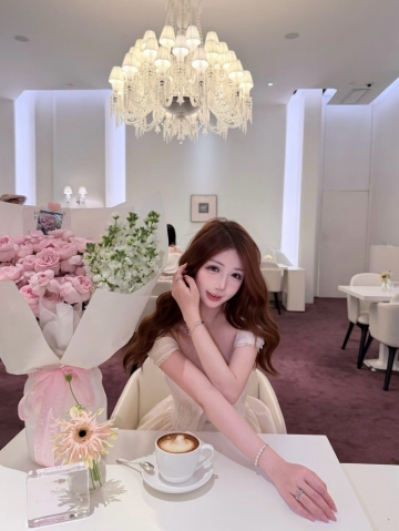 邓邓不困的照片