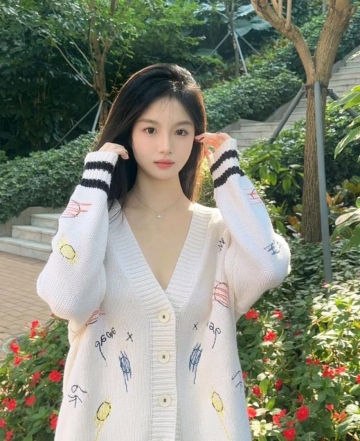 欣欣睡醒的照片